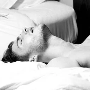 Comment utiliser un vibromasseur sur un homme ? Conseils et zones érogènes