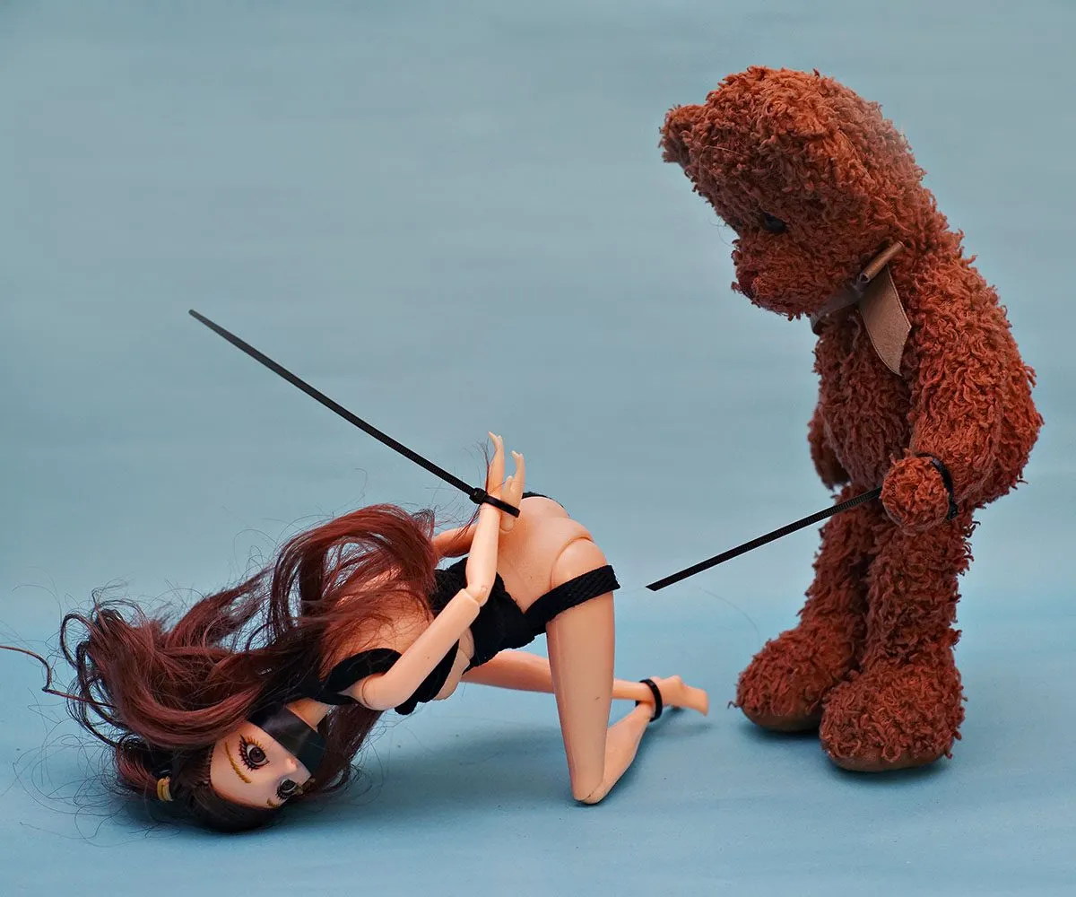 Entretien avec un maître BDSM : au cœur de la domination et de la soumission