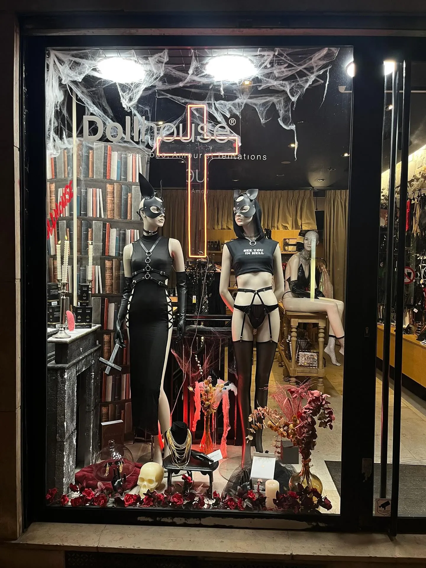 dollhouse boutique 03