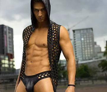 La lingerie Gregg Homme et le test du t-shirt « Rockstar »