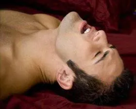 Comment utiliser un vibromasseur sur un homme ? Conseils et zones érogènes