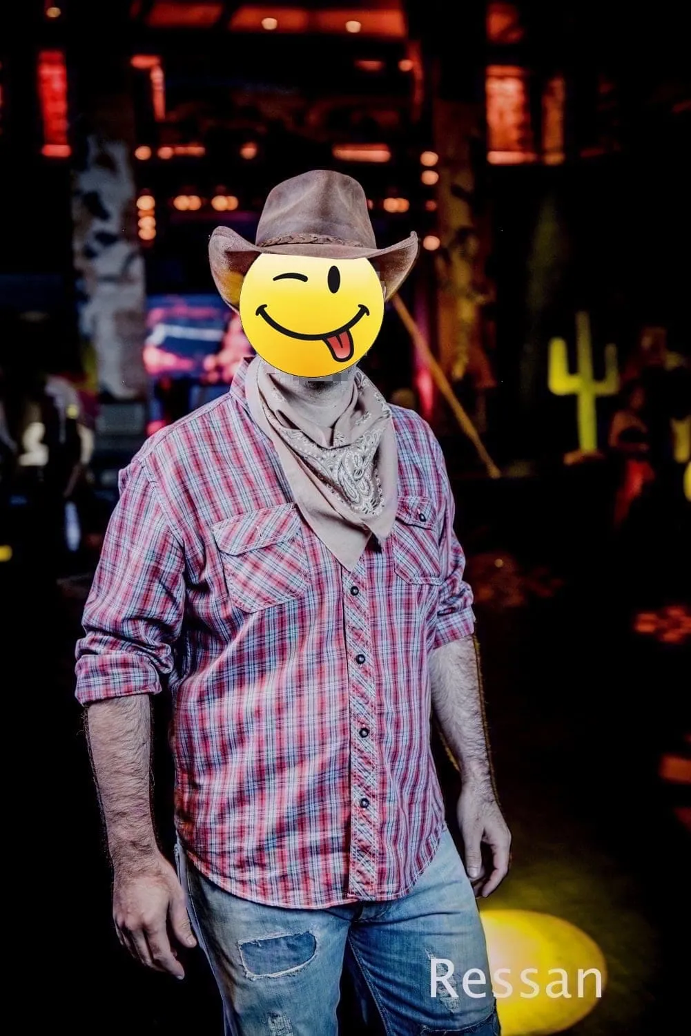 Oh mais c'est Adam de NXPL, le vrai !