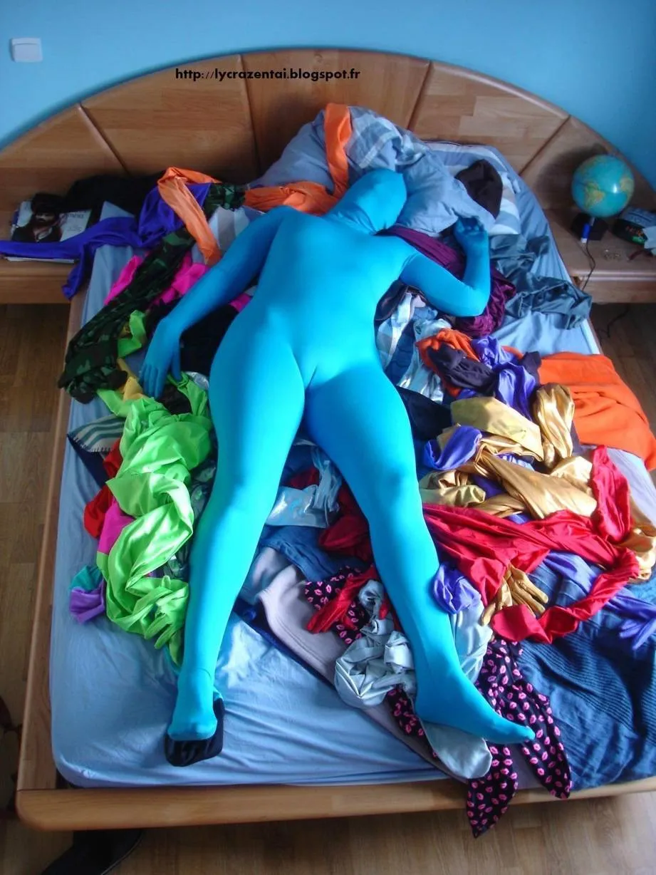 Détail d'une tenue Zentaï moulante
