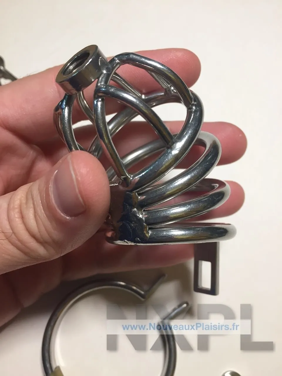 Test de la cage de chasteté Asylum 4