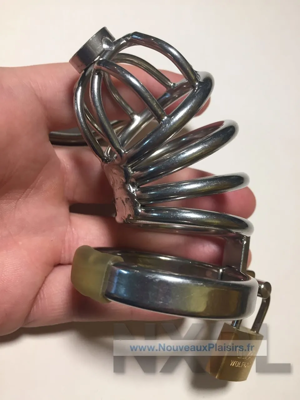 Test de la cage de chasteté Asylum 4