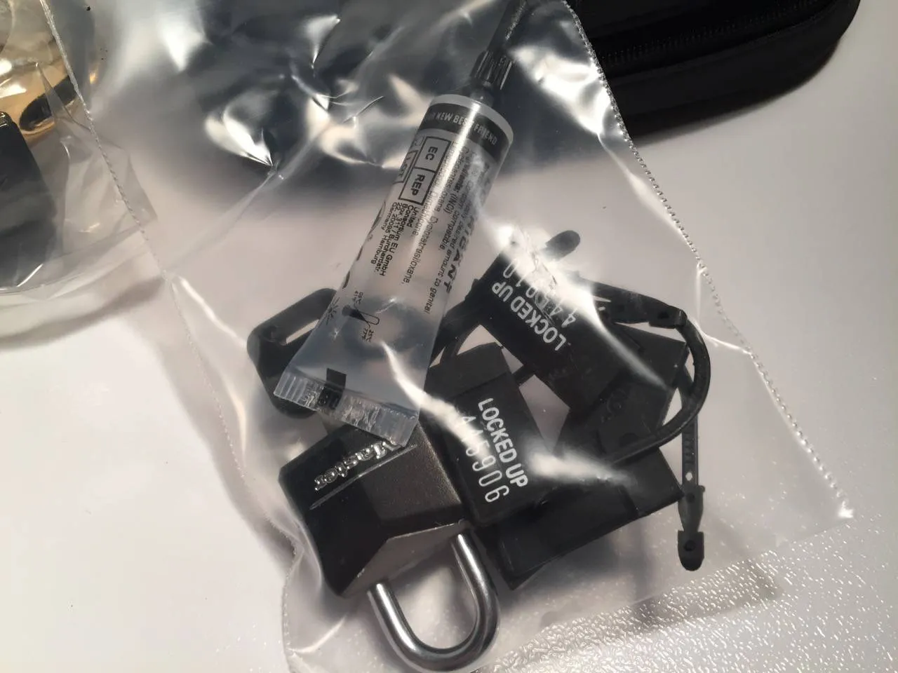 nxpl cb 6000 gold cage chastete 09