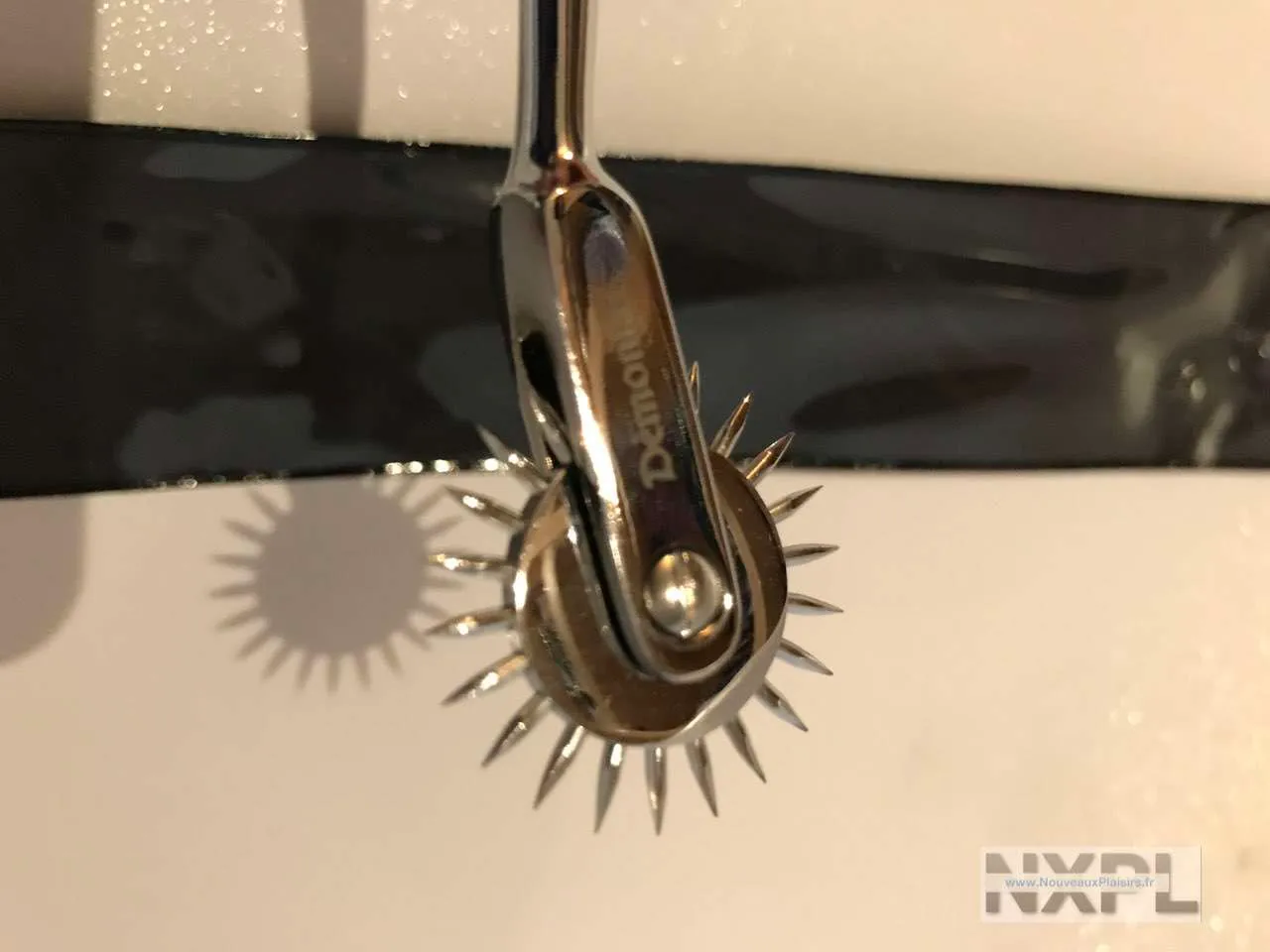 Test de la Roue à pics 1 rang de Dèmonia, ouch j'aime quand ça pique !