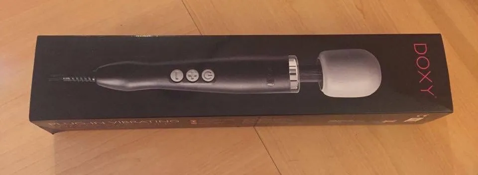 Boîte d'emballage du Doxy Wand Massager montrant sa grande taille