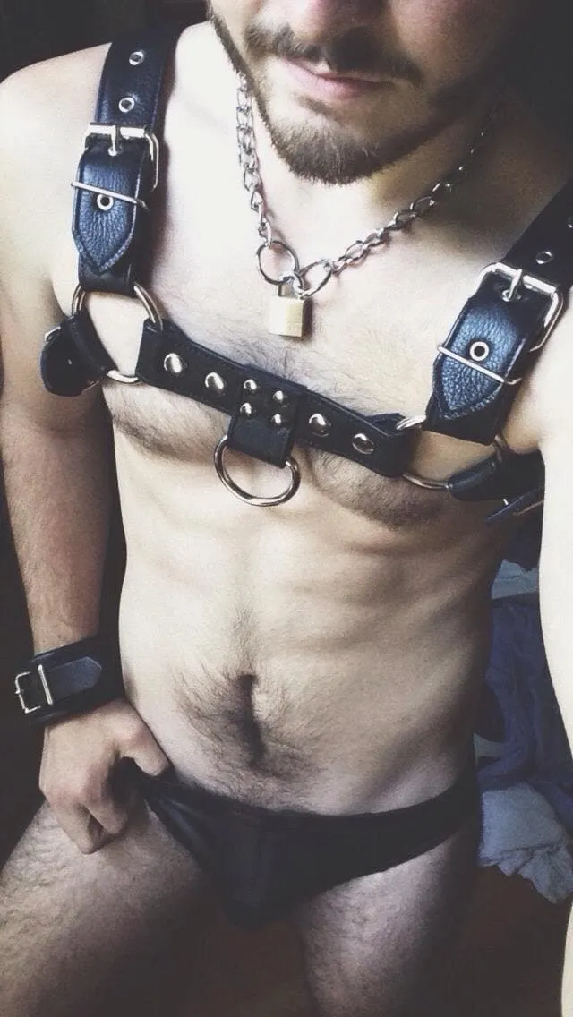 Une image suggestive illustrant l'ambiance érotique et mystérieuse du récit Entrer en jeu