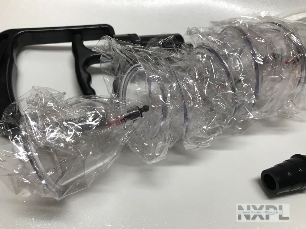 Utilisation d'une coupe d'aspiration Pipedream sur le corps - NXPL