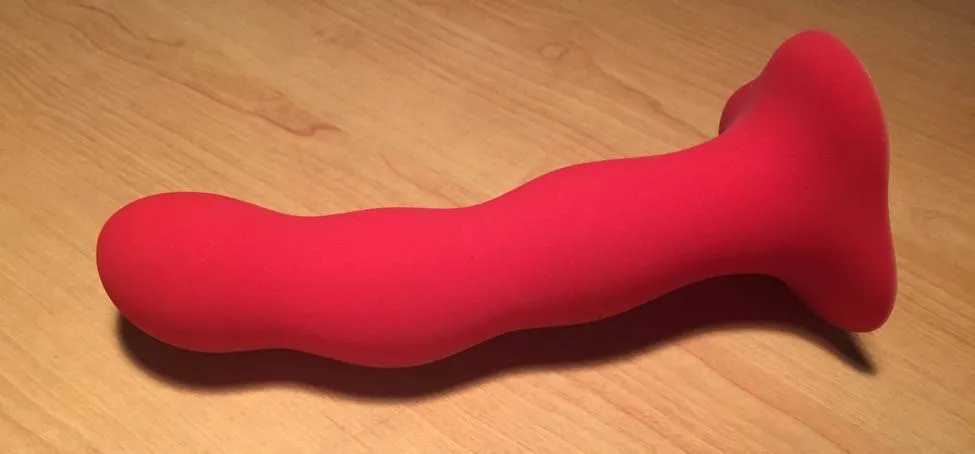 Admirez les boules et la forme du Fun Factory Bouncer