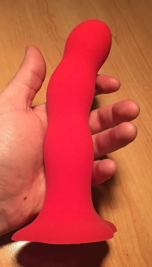 Une forme, un touché exceptionnel, c'est un sublime godemichet en silicone