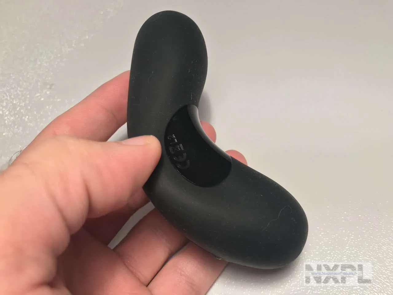 Vue de la pointe stimulante du Fun Factory Laya 2 Blackline en silicone noir