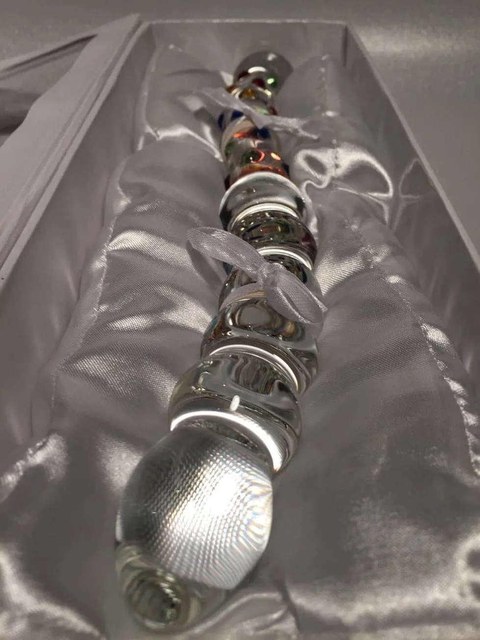 Boîte d'emballage du godemichet GlassVibrations Fantasy avec vue transparente