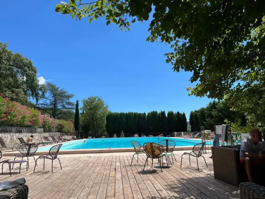 La piscine du Hameau de l'étoile pour la détente