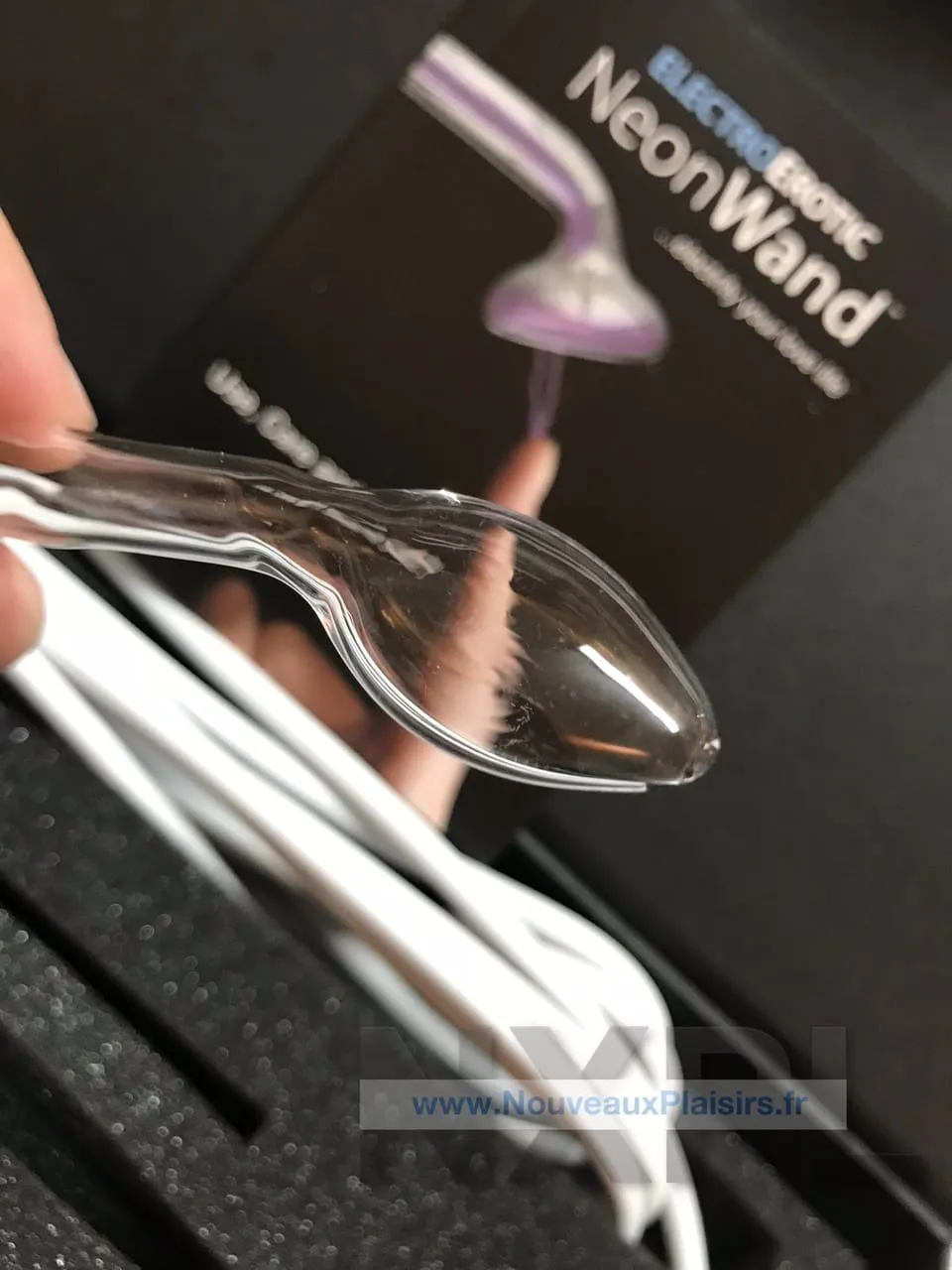 Test du KinkLab Neon Wand, des étincelles dans le lit !