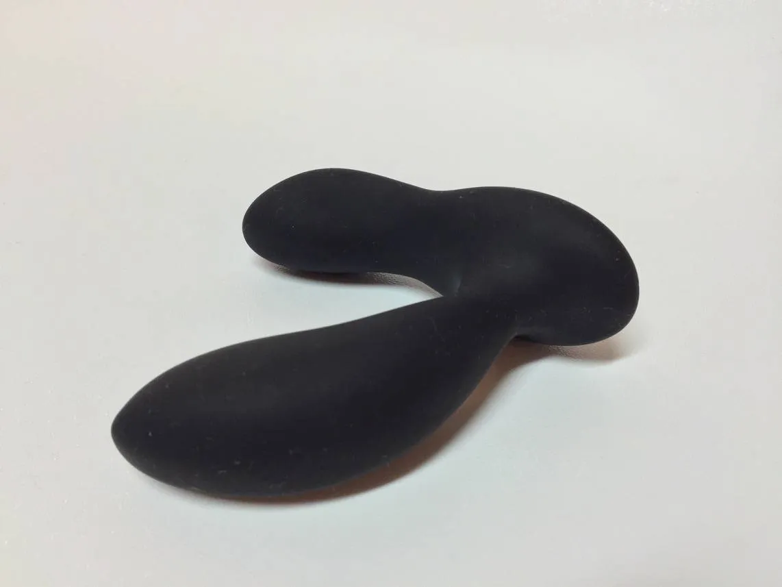 Détail de la finition en silicone du masseur Lelo Hugo
