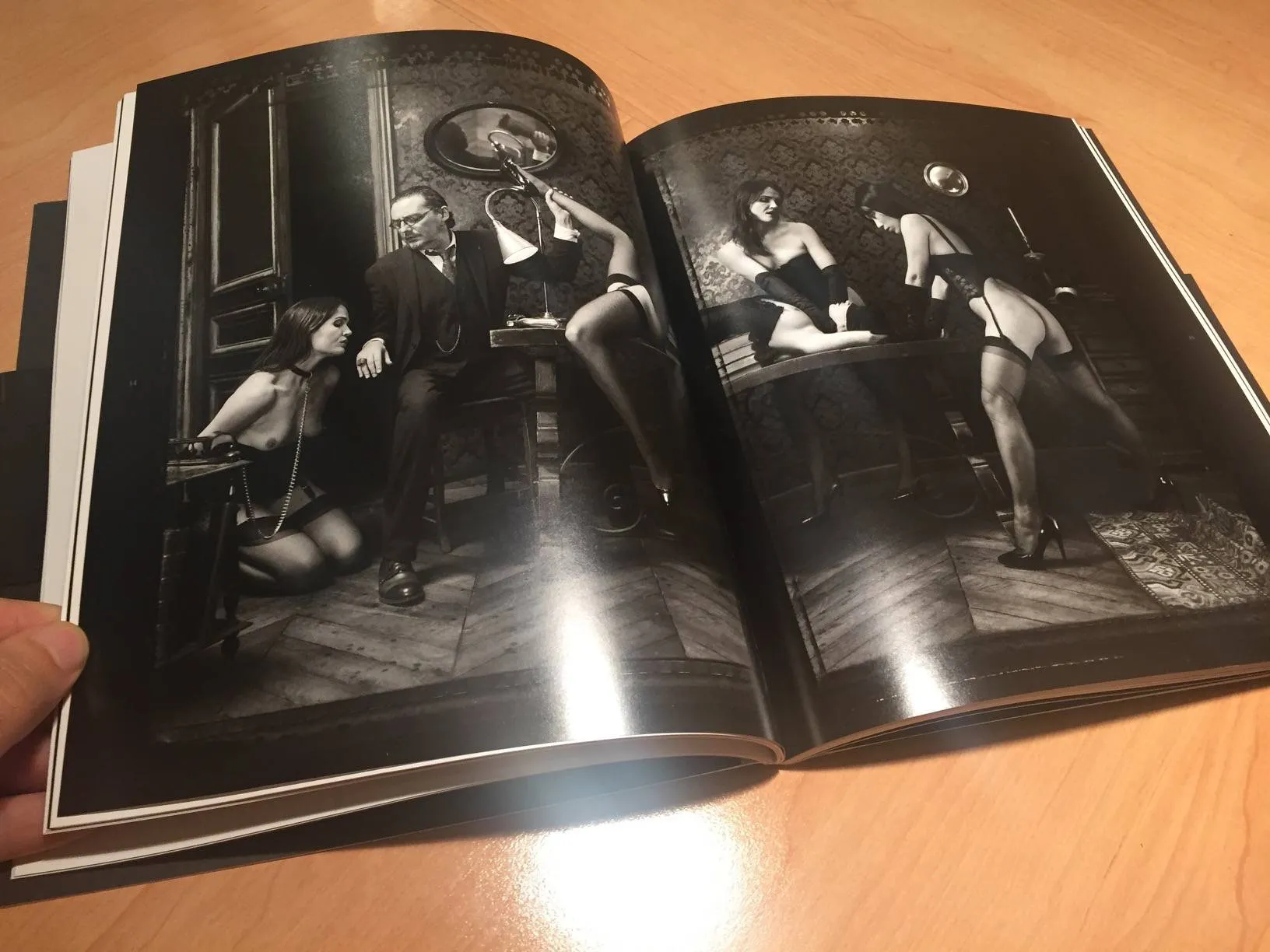 Composition photographique érotique et sombre de Frédéric Fontenoy