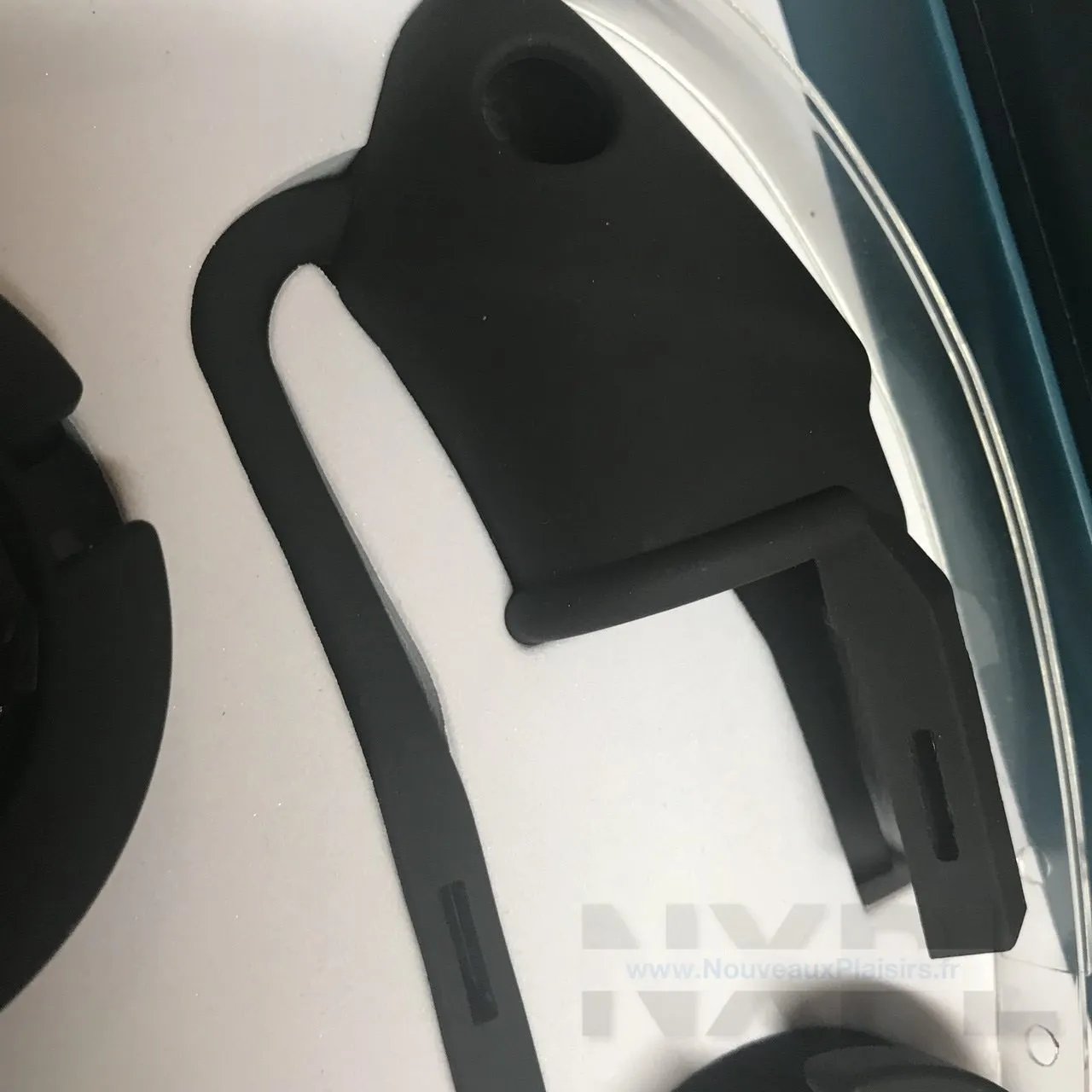 Détail des accessoires de la cage Lock A Willy