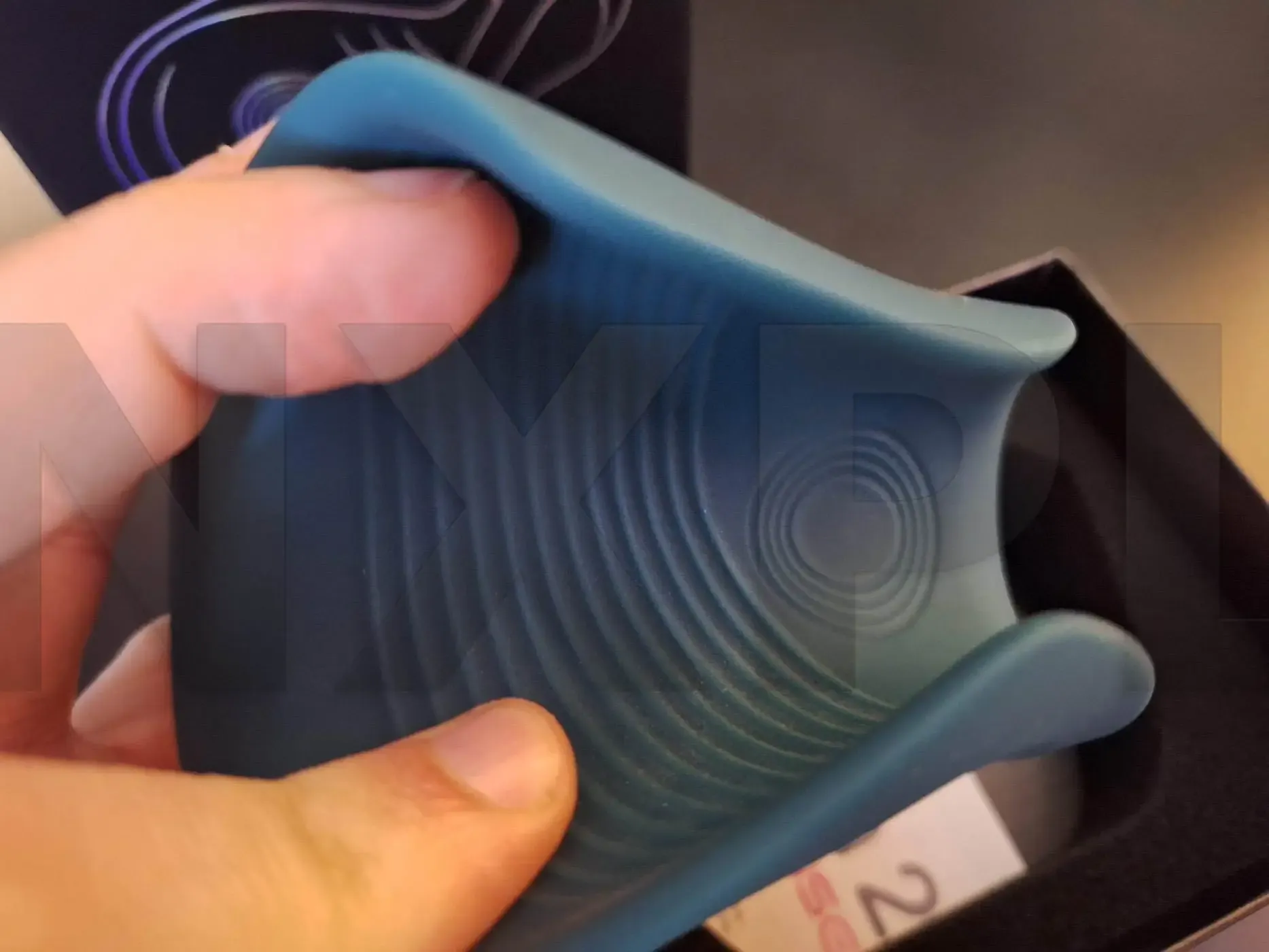 Vue d'ensemble du masturbateur connecté Lovense Gush 2