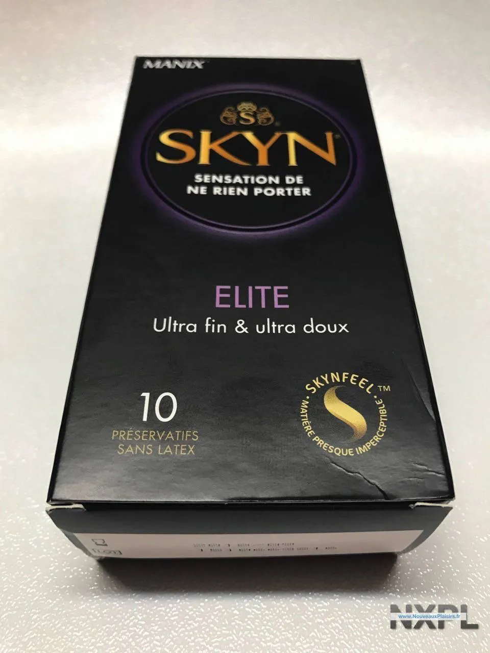 Boîte de préservatifs Manix Skyn Elite, design noir et mauve