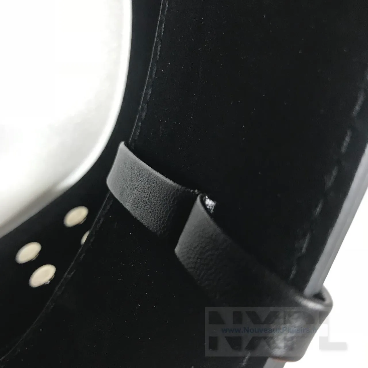 nxpl menottes cuisses poignets dildok 07