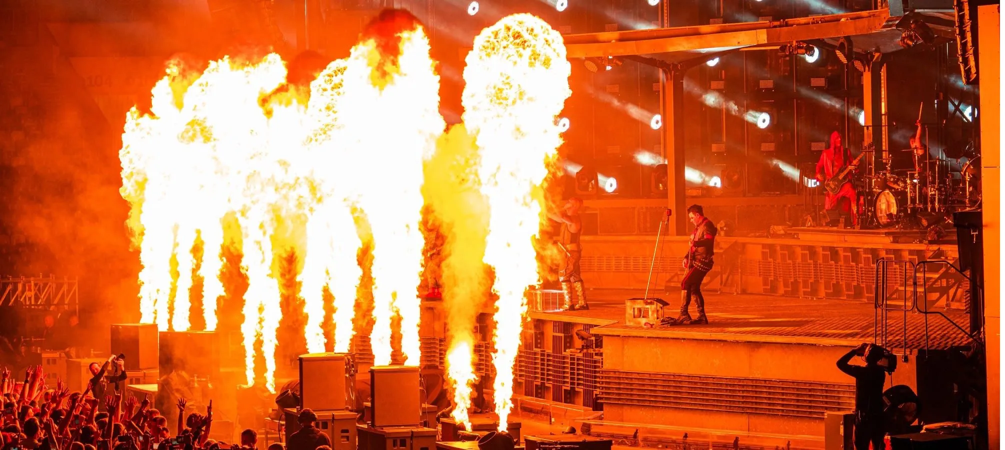 Metallichatte Hero, la masturbation sur du rythme Metal