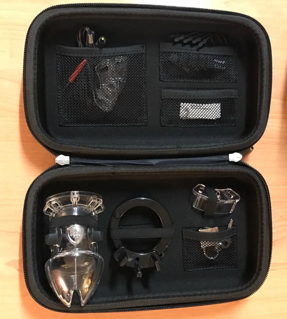 Test de la cage de chasteté compatible Electrostim Mystim Pubic Enemy N°1 - NXPL