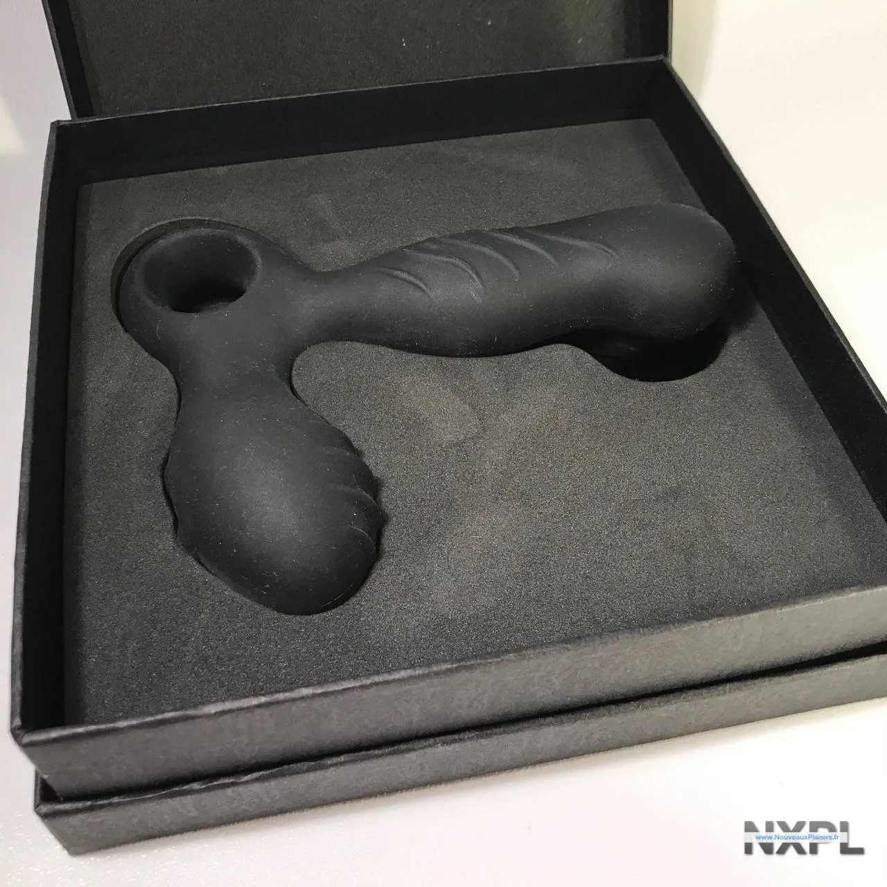 Vue de la tête rotative du masseur Nomi Tang Spotty