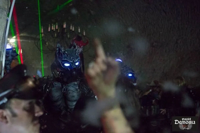 Vue de la sortie des Crayères lors de la Nuit Dèmonia