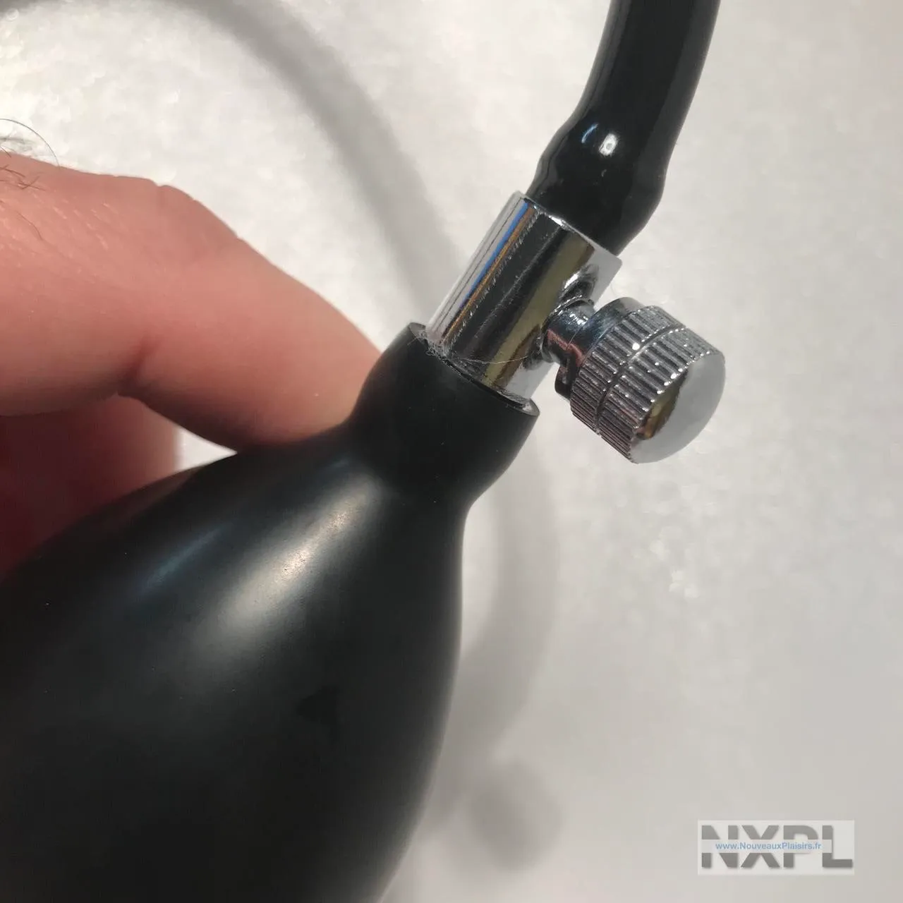 Vis de dégonflage pratique