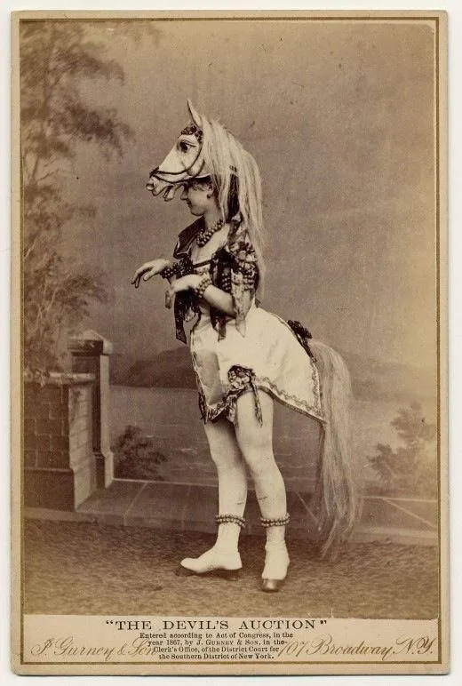 Costume de cheval complet porté par Eliza Blasina dans une production de Broadway en 1867