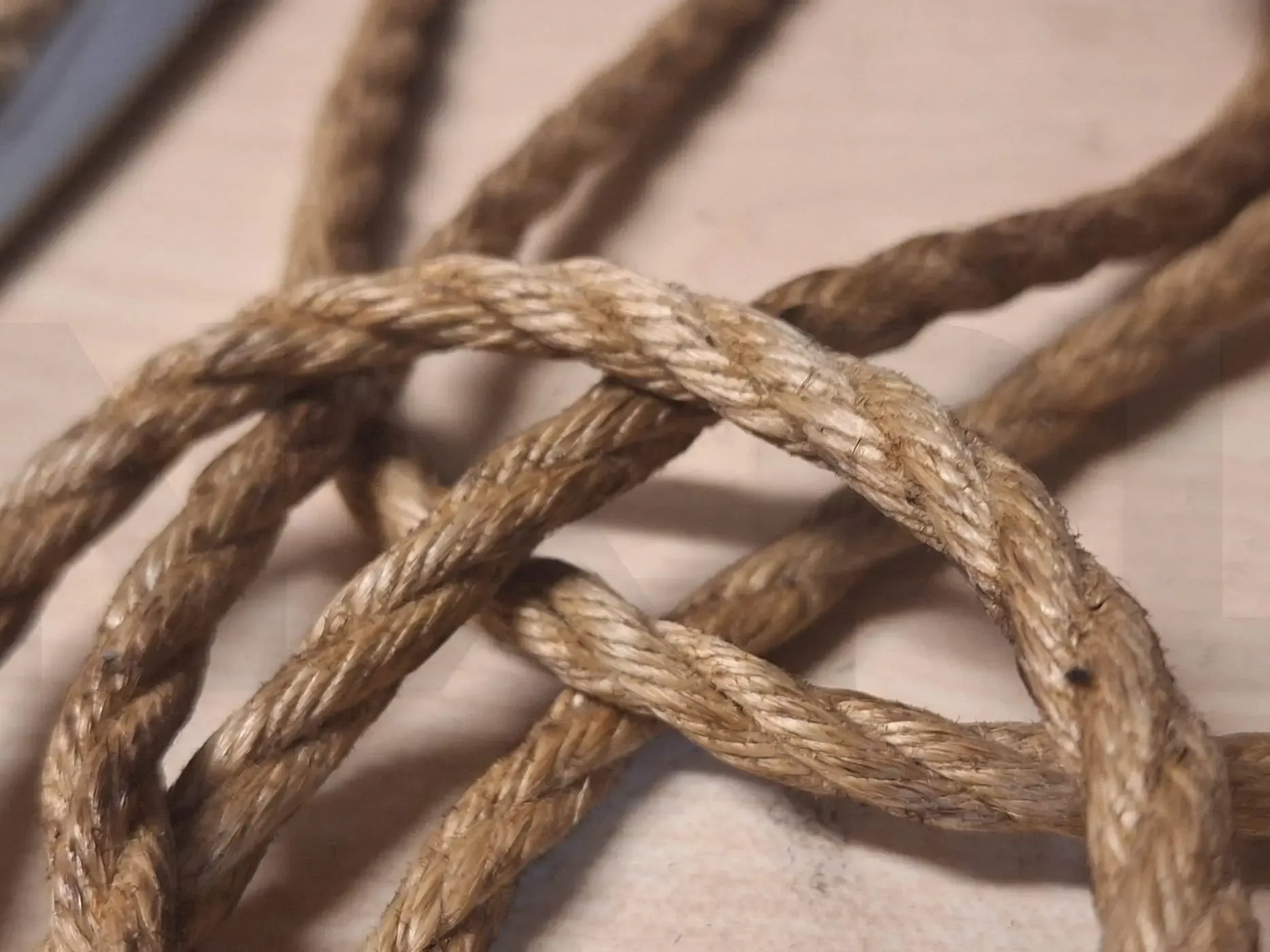 Comparaison entre corde brûlée et corde
brute