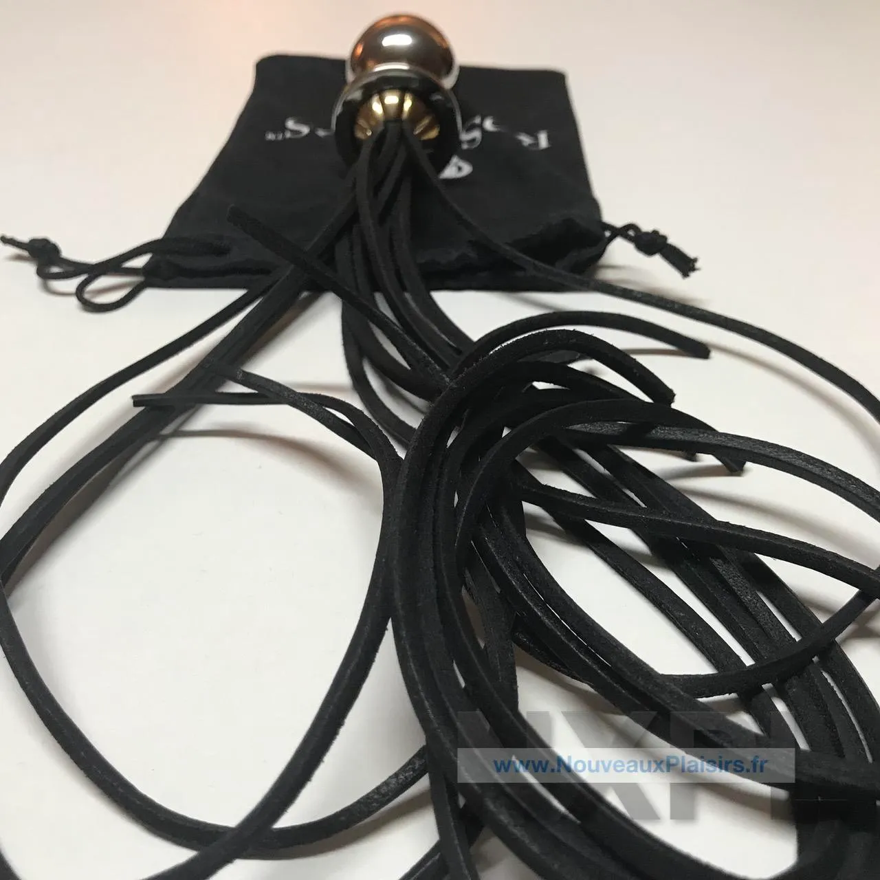 Le plug Rosebuds Whipbud en acier poli après une session de plaisir