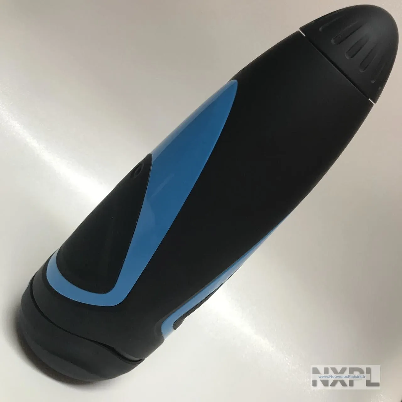 Vue d'ensemble du design sport et moderne du Satisfyer Men