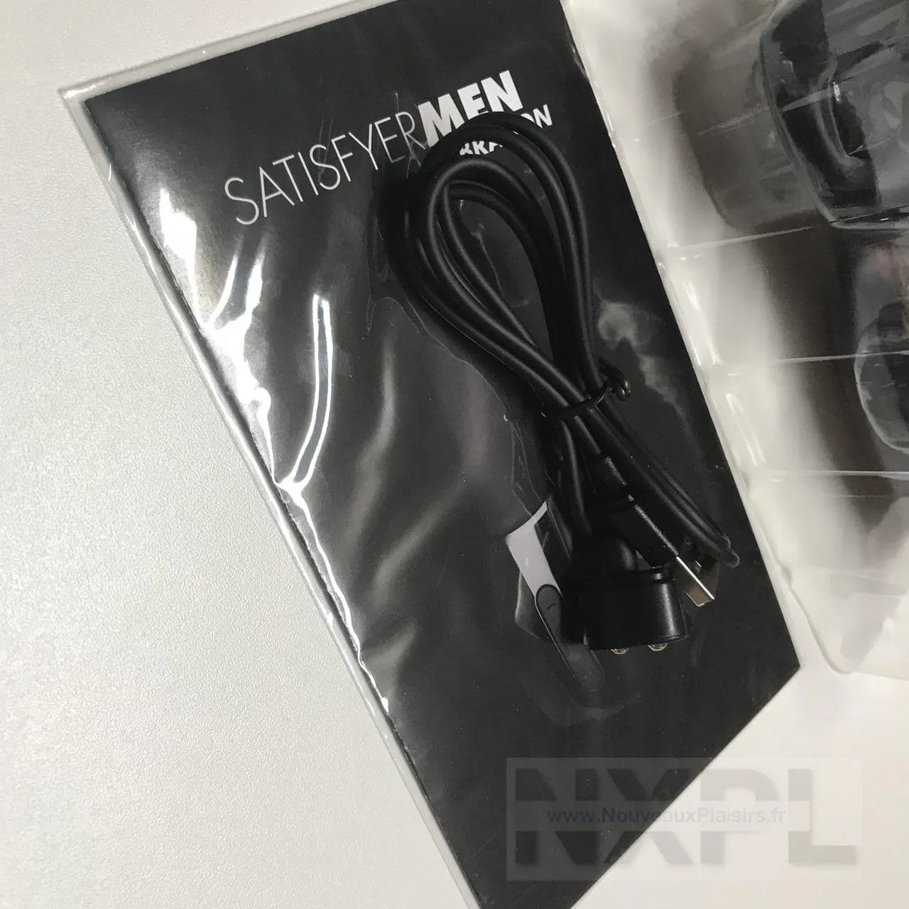 Guide d'utilisation du Satisfyer Men Vibration dans son sachet plastique