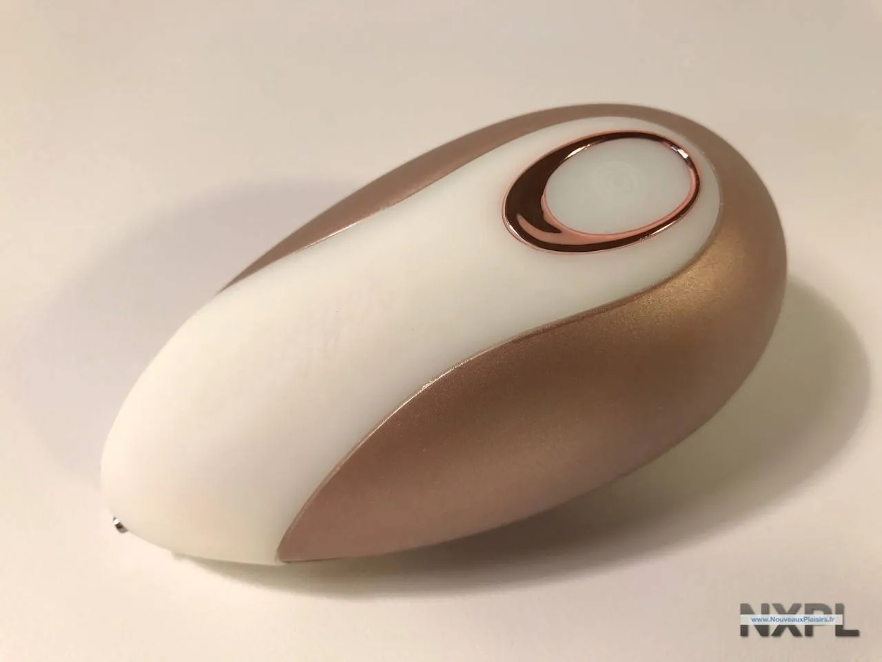 Test du stimulateur clitoridien aspirant Satisfyer Pro Deluxe - NXPL