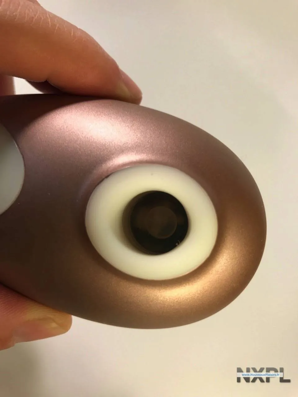 Test du stimulateur clitoridien aspirant Satisfyer Pro Deluxe - NXPL
