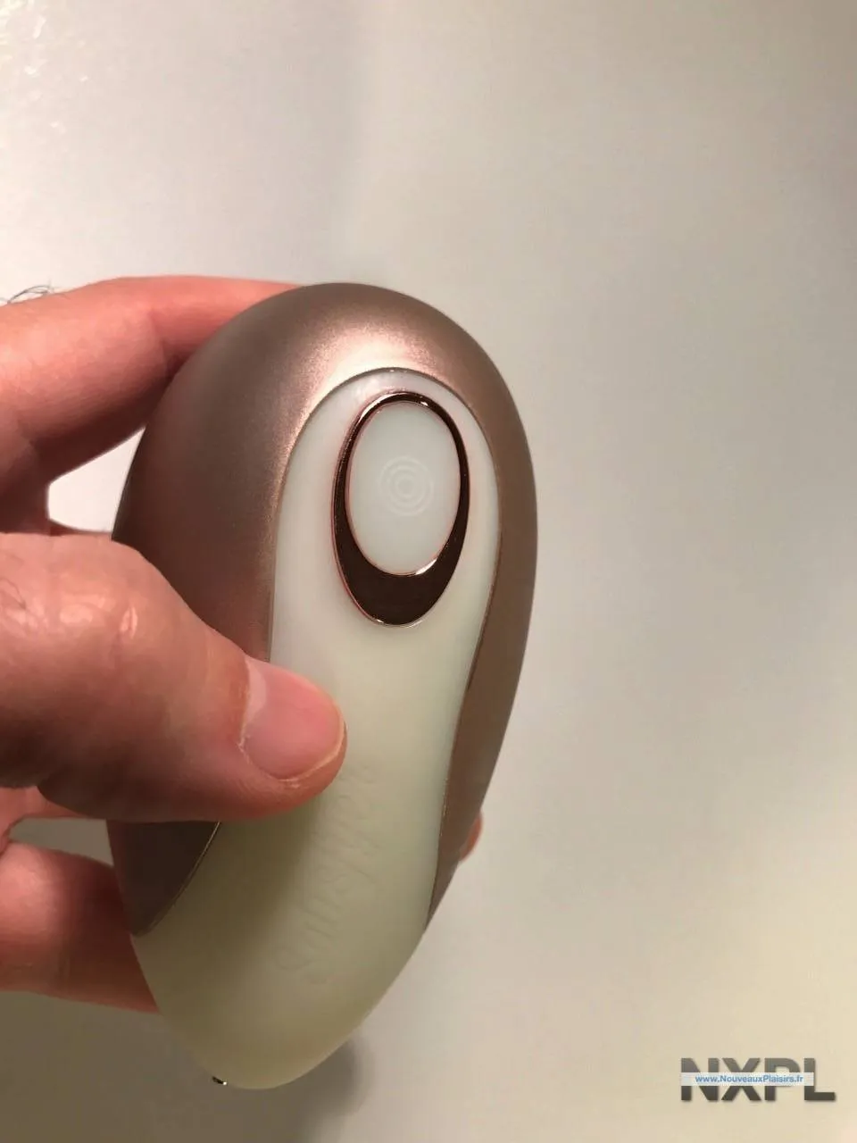 Test du stimulateur clitoridien aspirant Satisfyer Pro Deluxe - NXPL