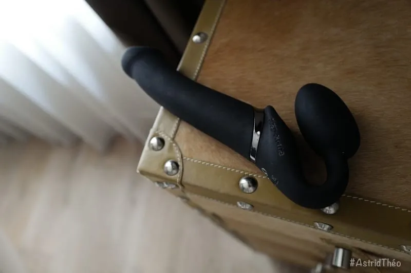 nxpl strap on me astridtheo 01