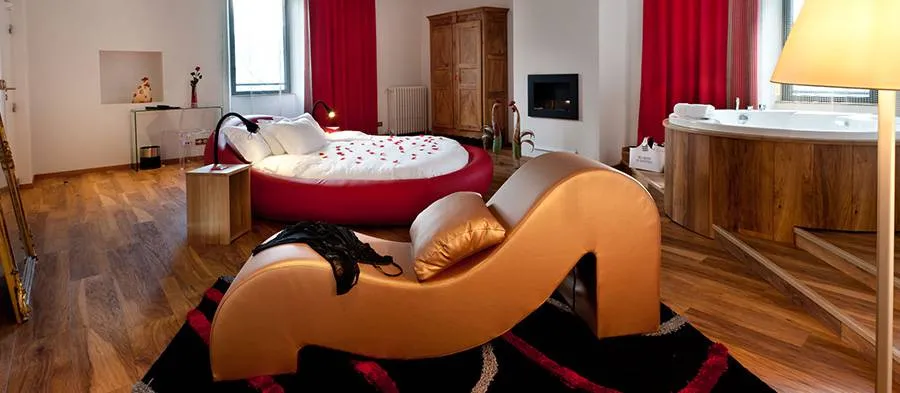 NXPL-suites-de-la-tour-divantantra