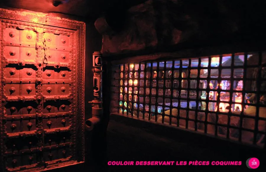 Espace de jeux et croix de Saint-André