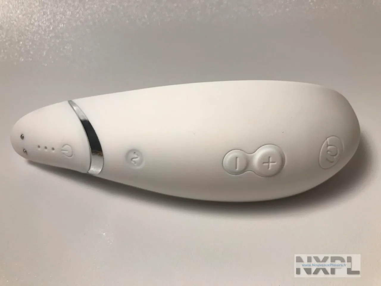 Test du Womanizer Premium Blanc - La nouvelle référence des stimulateurs clitoridiens - NXPL