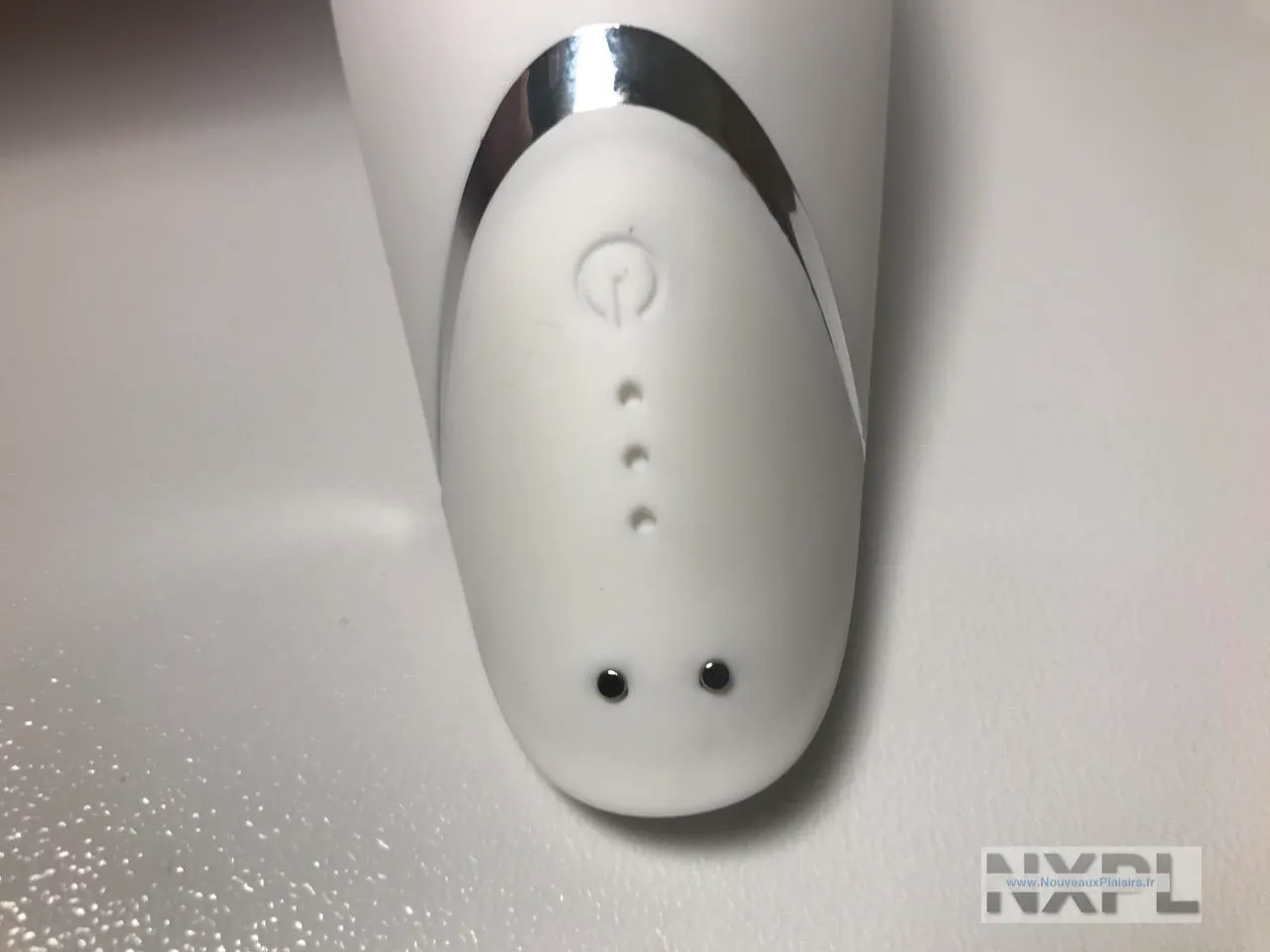 nxpl womanizer premium blanc 02