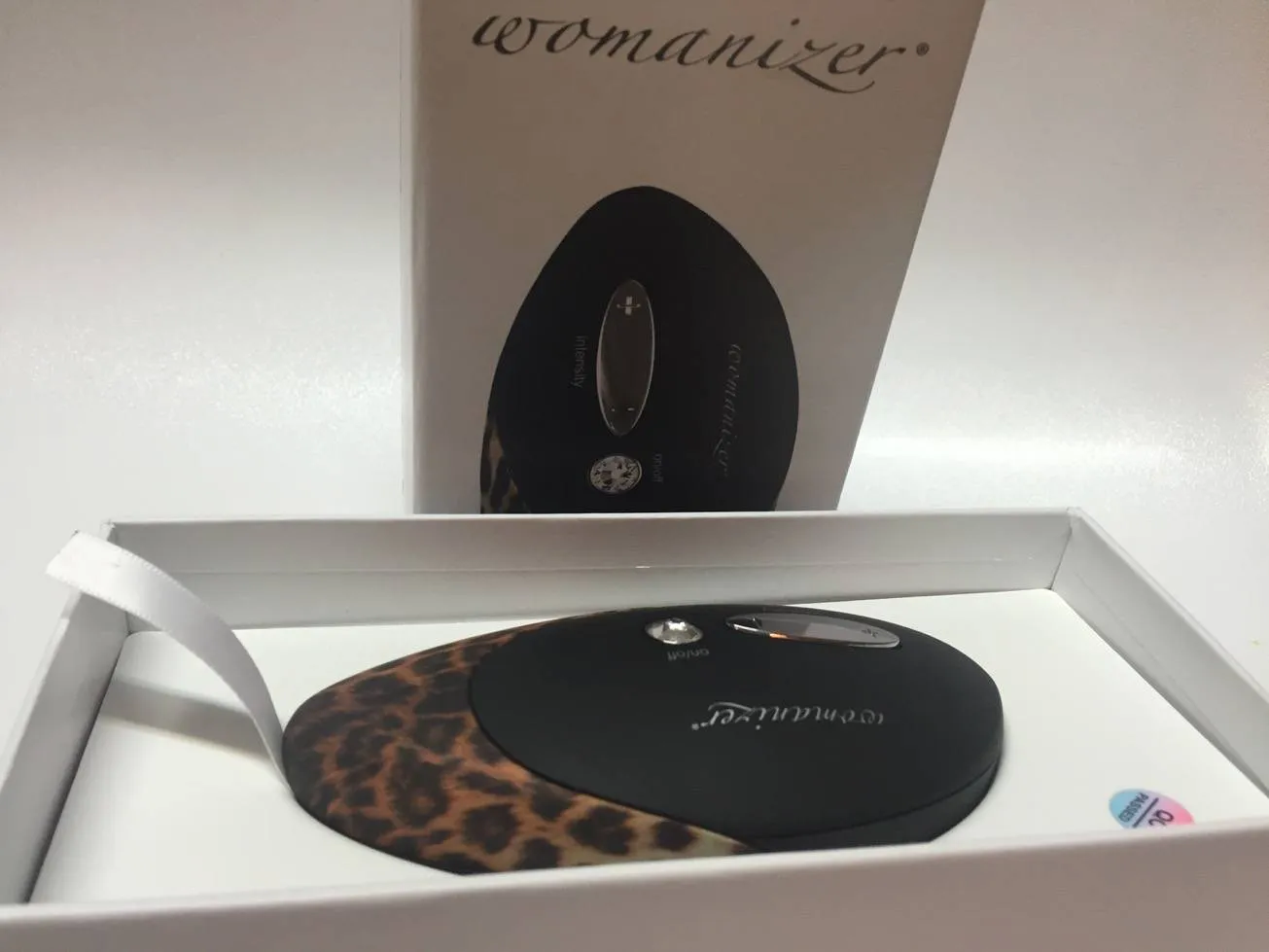 Womanizer W500 dans son berceau de protection