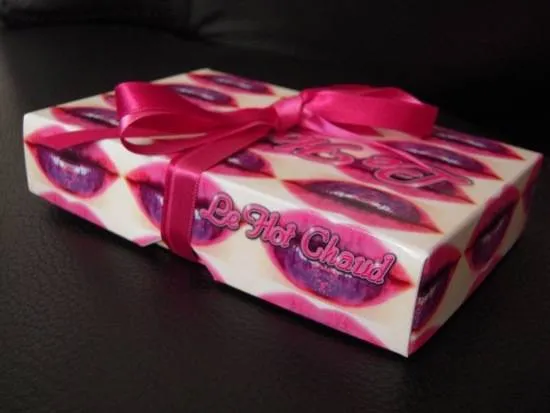 Boîte et cartes du jeu coquin Le Hot Chaud